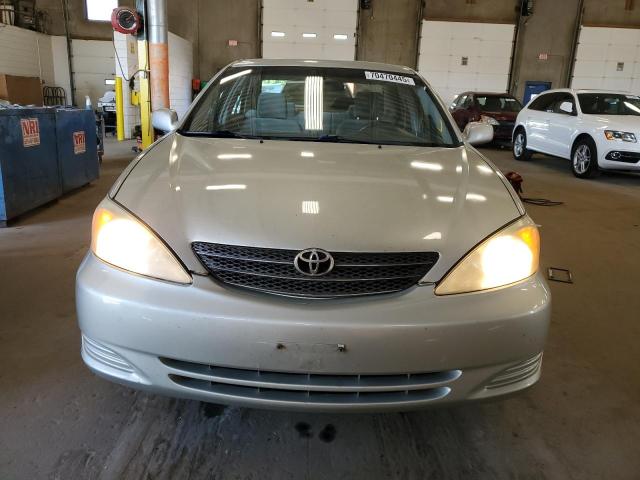 4T1BE32K44U272023 - 2004 TOYOTA CAMRY LE 银色 照片 5