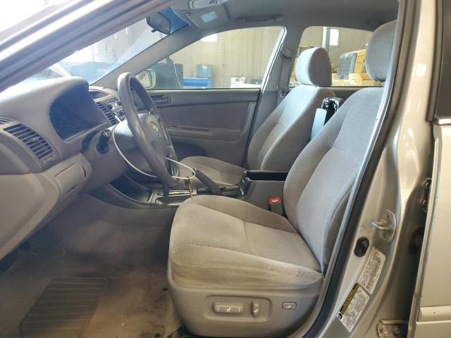 4T1BE32K44U272023 - 2004 TOYOTA CAMRY LE 银色 照片 7