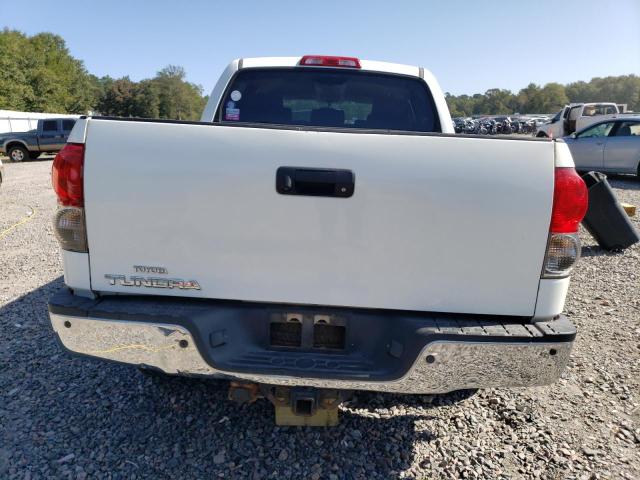 5TFEV54158X050872 - 2008 TOYOTA TUNDRA CREWMAX WHITE photo 6