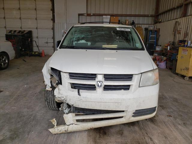 2D4RN3D19AR402705 - 2010 DODGE GRAND CARA HERO WHITE photo 5