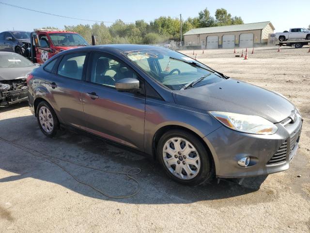 1FAHP3F2XCL387562 - 2012 FORD FOCUS SE GRAY photo 4