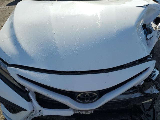 4T1T11AK0PU808010 - 2023 TOYOTA CAMRY SE NIGHT SHADE WHITE photo 11