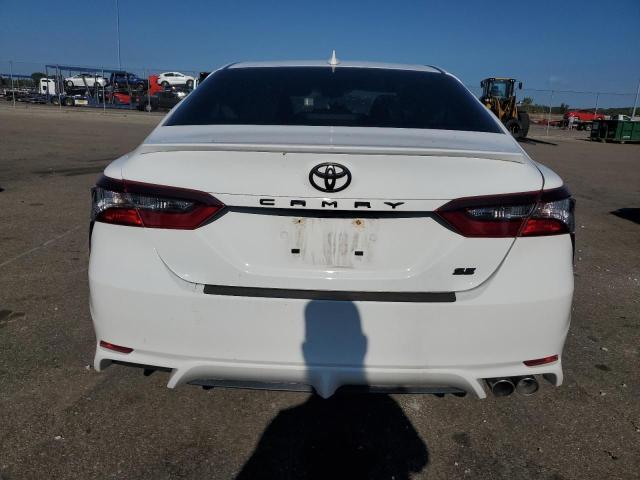 4T1T11AK0PU808010 - 2023 TOYOTA CAMRY SE NIGHT SHADE WHITE photo 6