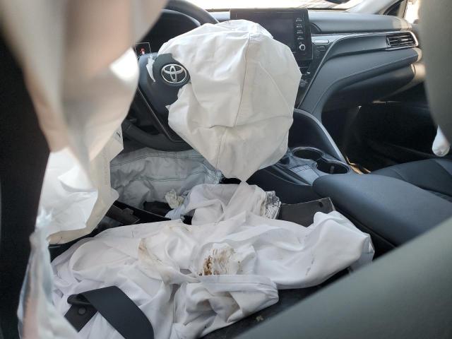 4T1T11AK0PU808010 - 2023 TOYOTA CAMRY SE NIGHT SHADE WHITE photo 8