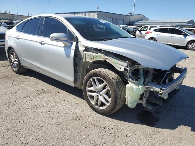 3FA6P0H71GR284116 - 2016 FORD FUSION SE SILVER photo 4