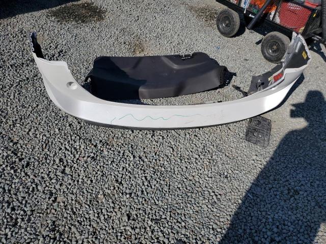 5LMCJ2C99HUL46125 - 2017 LINCOLN MKC SELECT أبيض صورة 13