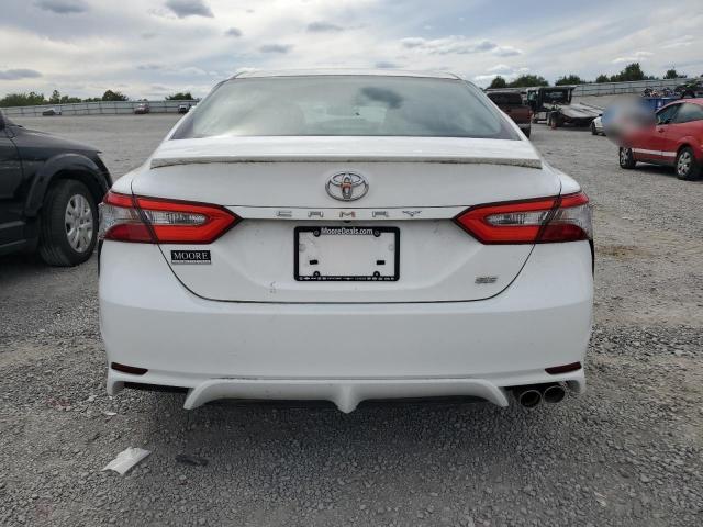 4T1B11HK8JU611885 - 2018 TOYOTA CAMRY L WHITE photo 6