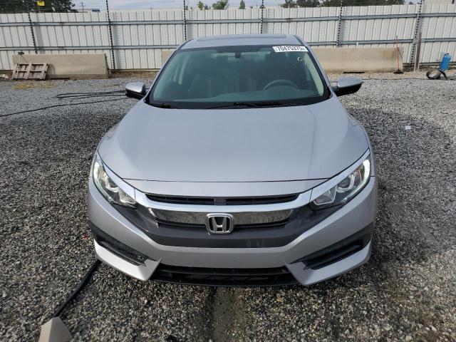 19XFC2F74JE035246 - 2018 HONDA CIVIC EX Күміс фото 5