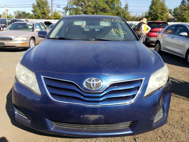 4T1BF3EK0BU623130 - 2011 TOYOTA CAMRY BASE BLUE photo 5