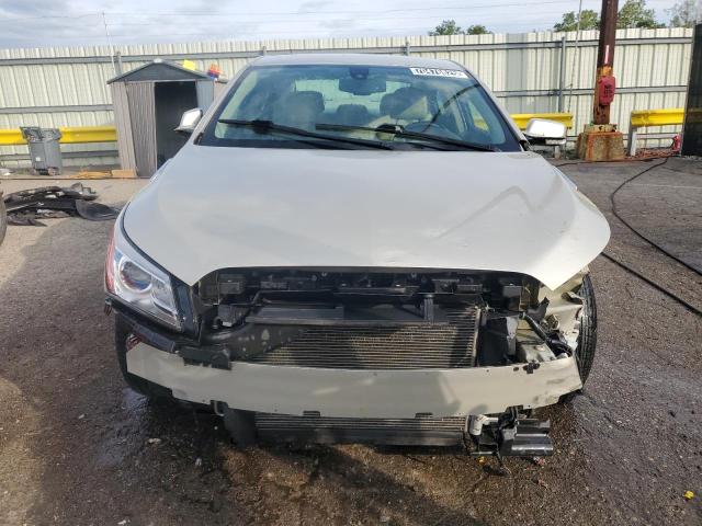 1G4GB5G32GF211127 - 2016 BUICK LACROSSE BEIGE photo 5