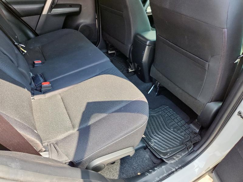 JTMWFREV3HD107906 - 2017 TOYOTA RAV4 XLE WHITE photo 11