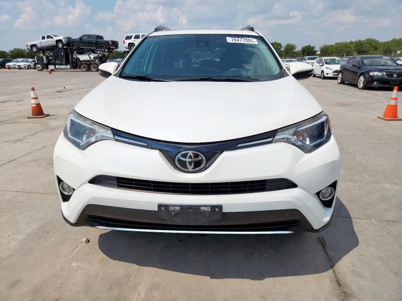 JTMWFREV3HD107906 - 2017 TOYOTA RAV4 XLE WHITE photo 5