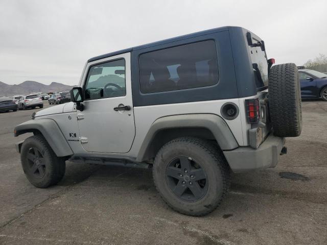 1J4FA24118L558224 - 2008 JEEP WRANGLER X SILVER photo 2