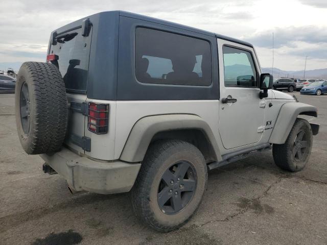 1J4FA24118L558224 - 2008 JEEP WRANGLER X SILVER photo 3