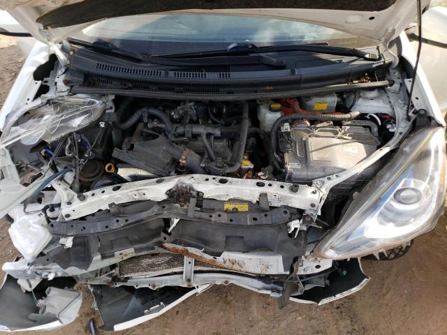 JTDKDTB32F1092446 - 2015 TOYOTA PRIUS C WHITE photo 11