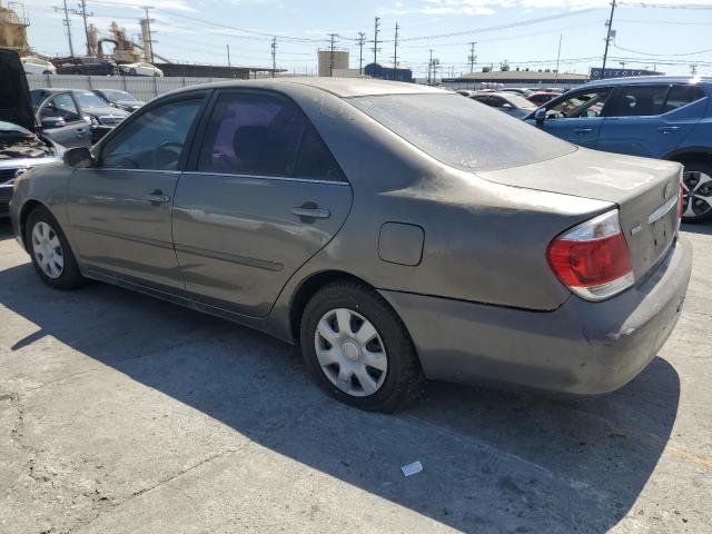 4T1BE32K35U521588 - 2005 TOYOTA CAMRY LE GRAY photo 2