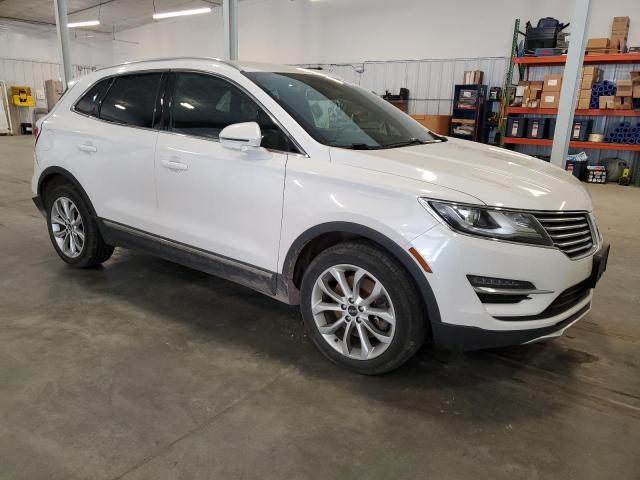 5LMCJ2A9XFUJ01107 - 2015 LINCOLN MKC WHITE photo 4