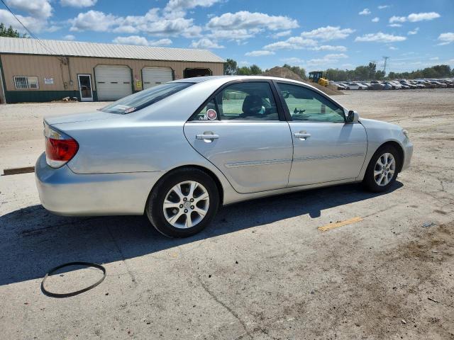 4T1BE30K15U603838 - 2005 TOYOTA CAMRY LE SILVER photo 3