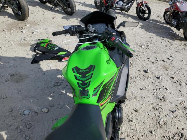 ML5EXER17RDAD5384 - 2024 KAWASAKI EX650 R Grün Foto 6