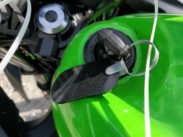 ML5EXER17RDAD5384 - 2024 KAWASAKI EX650 R Grün Foto 8