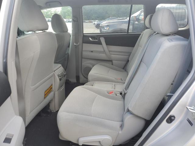 5TDBK3EH1BS079925 - 2011 TOYOTA HIGHLANDER BASE Серебристый фото 10