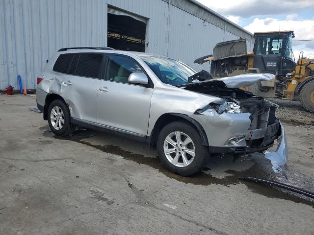 5TDBK3EH1BS079925 - 2011 TOYOTA HIGHLANDER BASE Серебристый фото 4