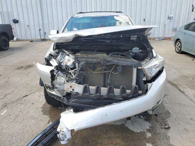 5TDBK3EH1BS079925 - 2011 TOYOTA HIGHLANDER BASE Серебристый фото 5