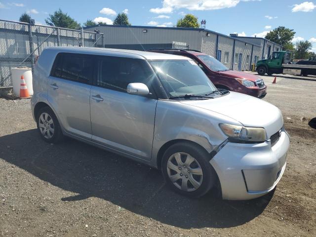 JTLKE50E581050454 - 2008 TOYOTA SCION XB SILVER photo 4