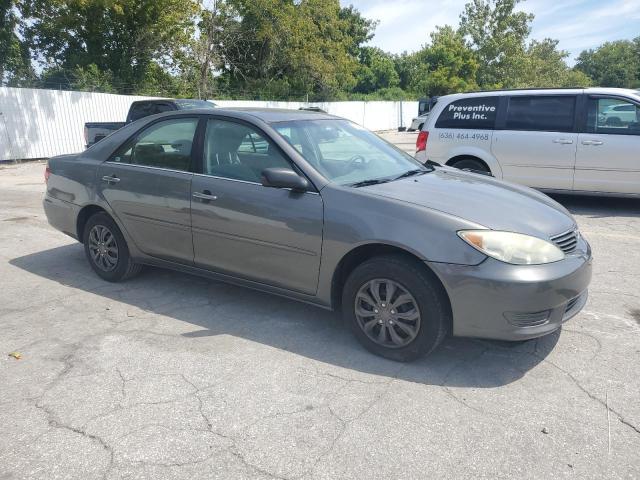 4T1BE32K55U600115 - 2005 TOYOTA CAMRY LE GRAY photo 4