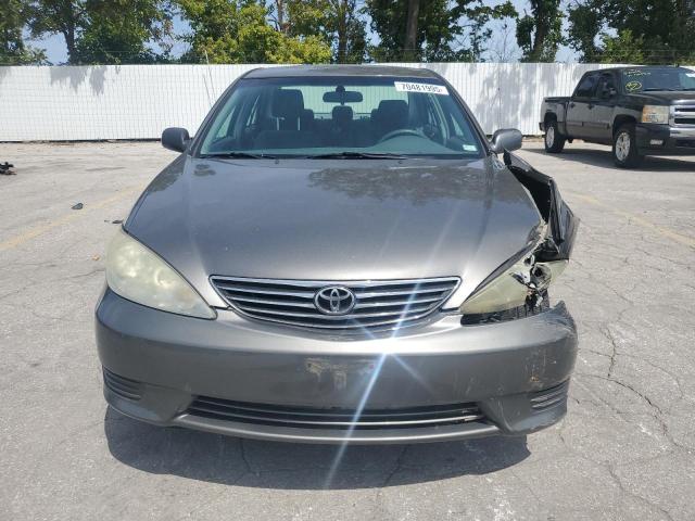 4T1BE32K55U600115 - 2005 TOYOTA CAMRY LE GRAY photo 5