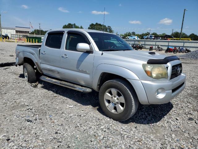 3TMJU4GN8BM120050 - 2011 TOYOTA TACOMA DOUBLE CAB PRERUNNER SILVER photo 4