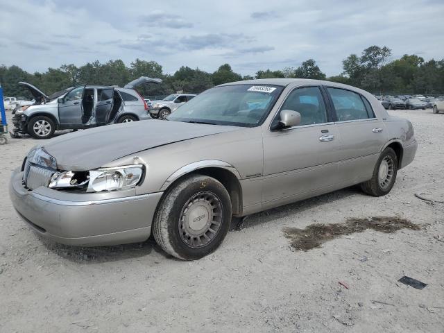 2000 LINCOLN TOWN CAR EXECUTIVE, 