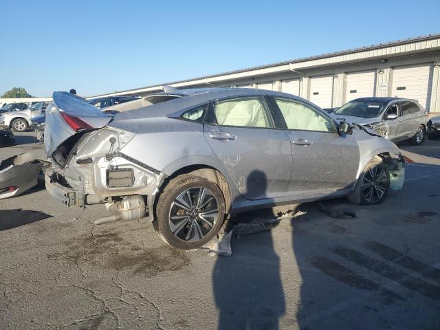 JHMFC1F39JX027780 - 2018 HONDA CIVIC EX SILVER photo 3