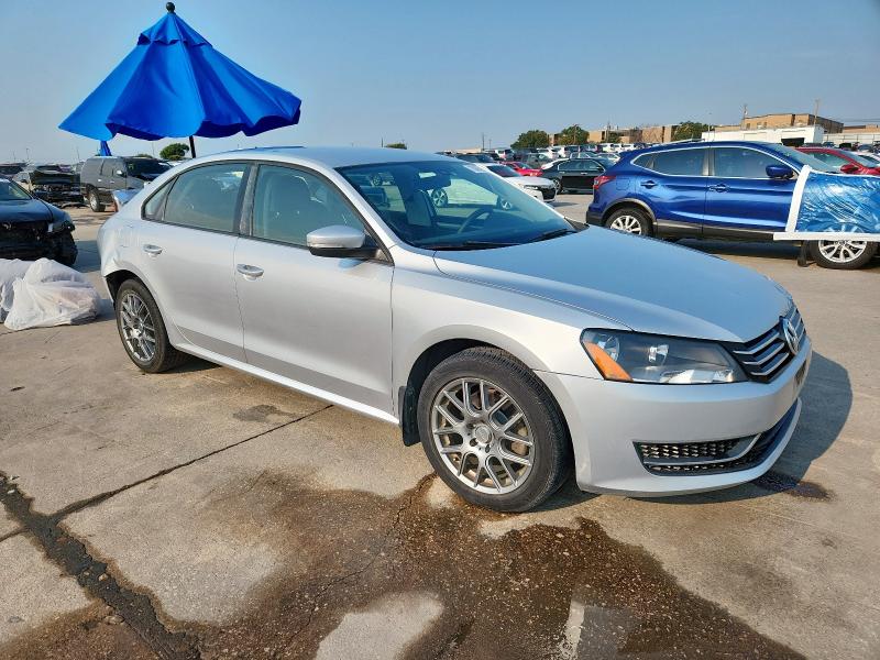 1VWAS7A35EC070080 - 2014 VOLKSWAGEN PASSAT S SILVER photo 4
