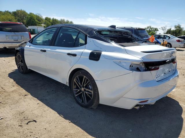 4T1DBADK1SU001906 - 2025 TOYOTA CAMRY XSE თეთრი ფოტო 2