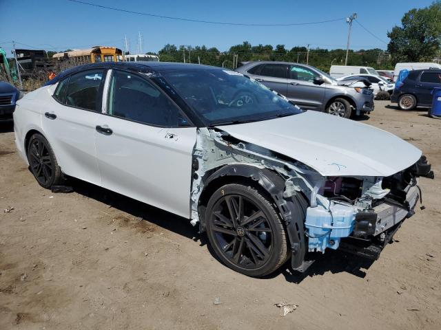 4T1DBADK1SU001906 - 2025 TOYOTA CAMRY XSE თეთრი ფოტო 4