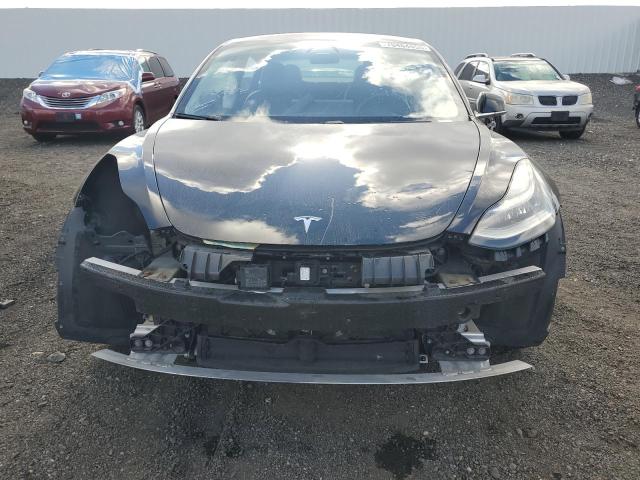 5YJ3E1EA1JF070910 - 2018 TESLA MODEL 3 Սև լուսանկար 5