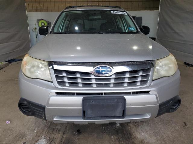 JF2SHABC1BH780448 - 2011 SUBARU FORESTER 2.5X ვერცხლისფერი ფოტო 5