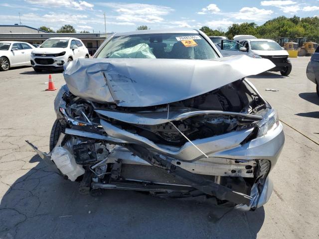 4T1C11AK2LU509080 - 2020 TOYOTA CAMRY LE SILVER photo 5
