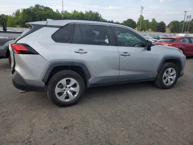 2T3F1RFV6KW038264 - 2019 TOYOTA RAV4 LE SILVER photo 3