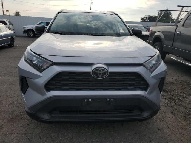 2T3F1RFV6KW038264 - 2019 TOYOTA RAV4 LE SILVER photo 5