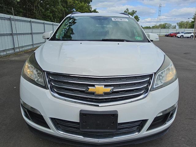 1GNKVHKD8HJ179586 - 2017 CHEVROLET TRAVERSE LT WHITE photo 5