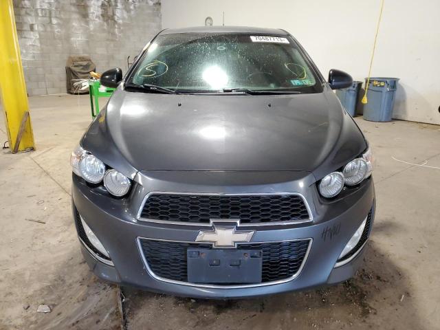 1G1JH6SB5D4160672 - 2013 CHEVROLET SONIC RS GRAY photo 5