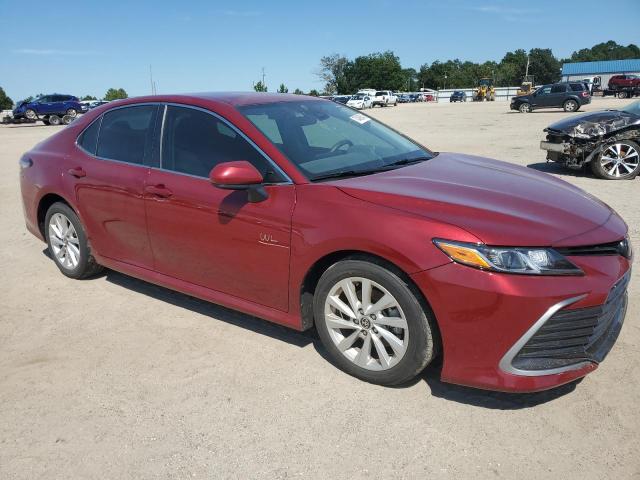 4T1C11AK8NU709450 - 2022 TOYOTA CAMRY LE RED photo 4