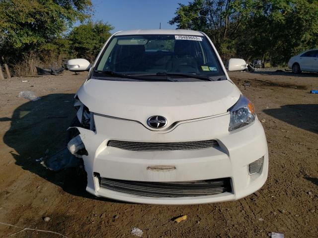 JTKKU4B44AJ053244 - 2010 TOYOTA SCION XD WHITE photo 5