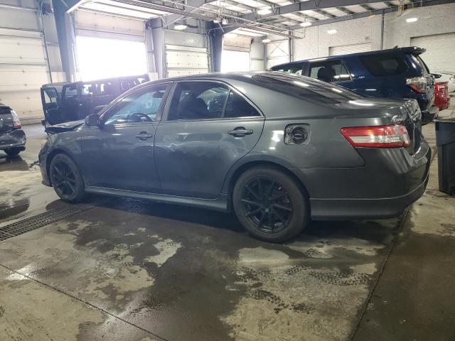 4T1BF3EK8BU739319 - 2011 TOYOTA CAMRY BASE GRAY photo 2
