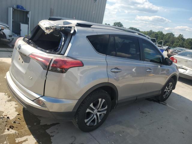 JTMZFREV6JJ212234 - 2018 TOYOTA RAV4 LE 银色 照片 3