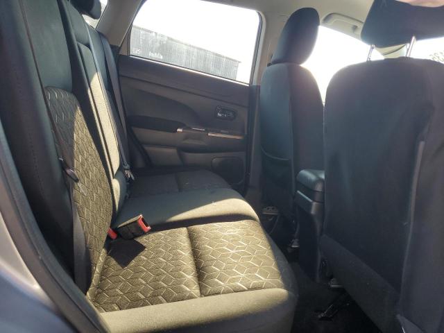 JA4ARUAU7MU026218 - 2021 MITSUBISHI OUTLANDER ES SILVER photo 11