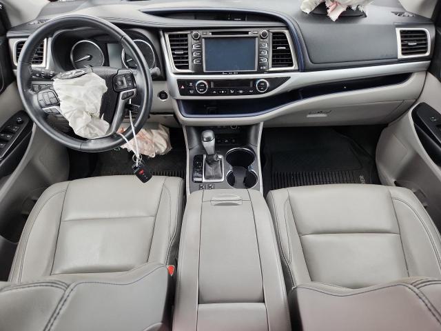 5TDJZRFH6JS832839 - 2018 TOYOTA HIGHLANDER SE Srebrny zdjęcie 8