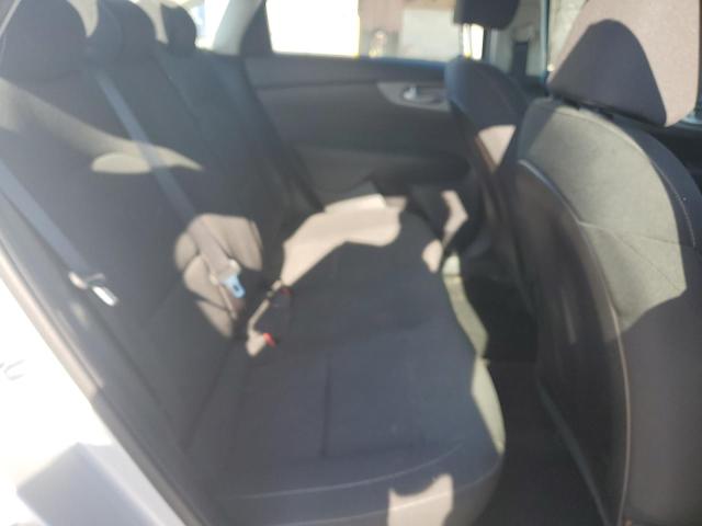 3KPF24AD5KE061500 - 2019 KIA FORTE FE ვერცხლისფერი ფოტო 10